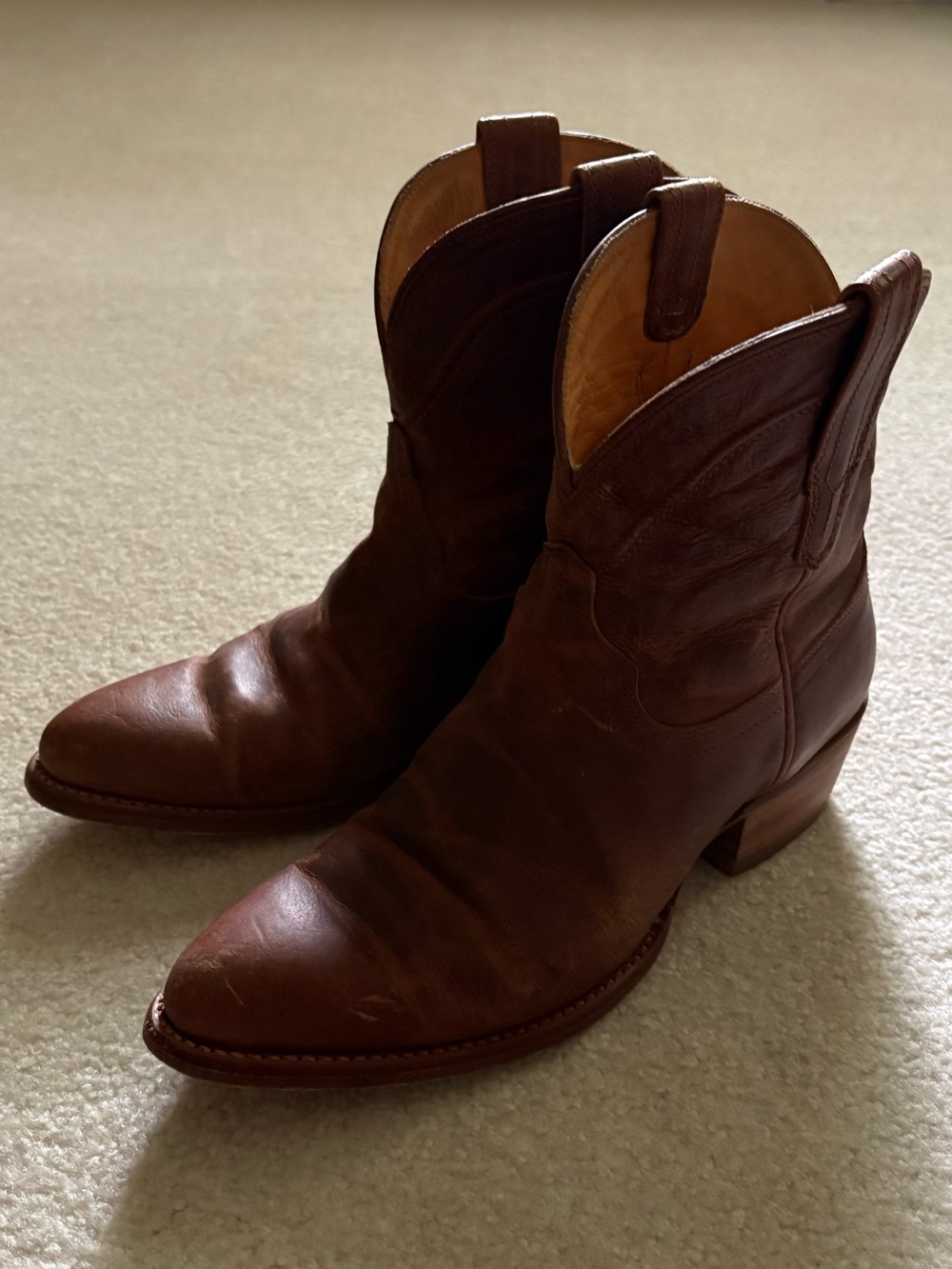 Tecovas Women’s The Lucy Distressed Leather Ankle Cowboy Boots. Size 9.